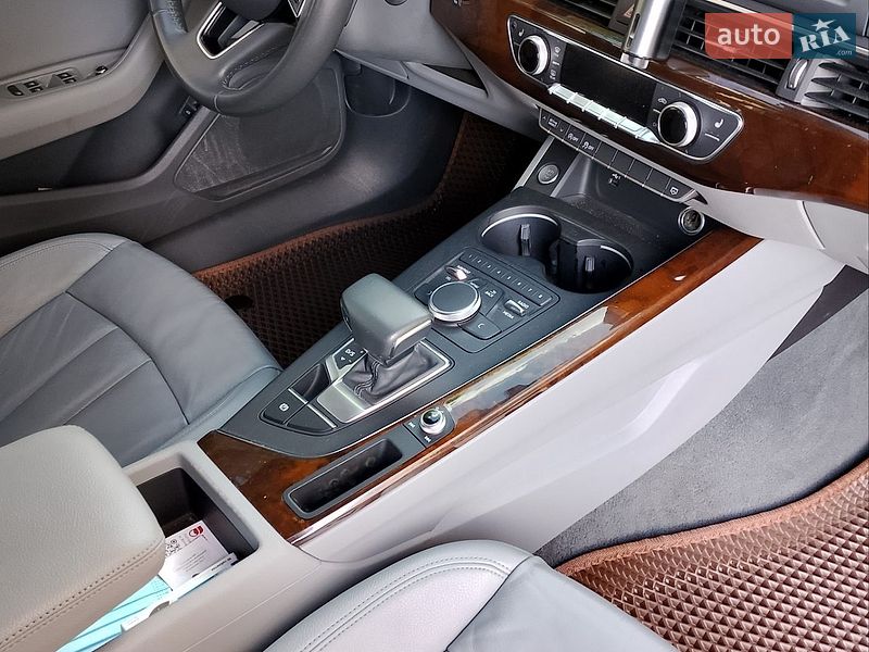 Седан Audi A4 2019 в Харкові