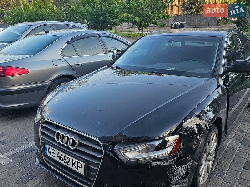 Седан Audi A4 2013 в Днепре