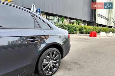 Седан Audi A4 2013 в Киеве