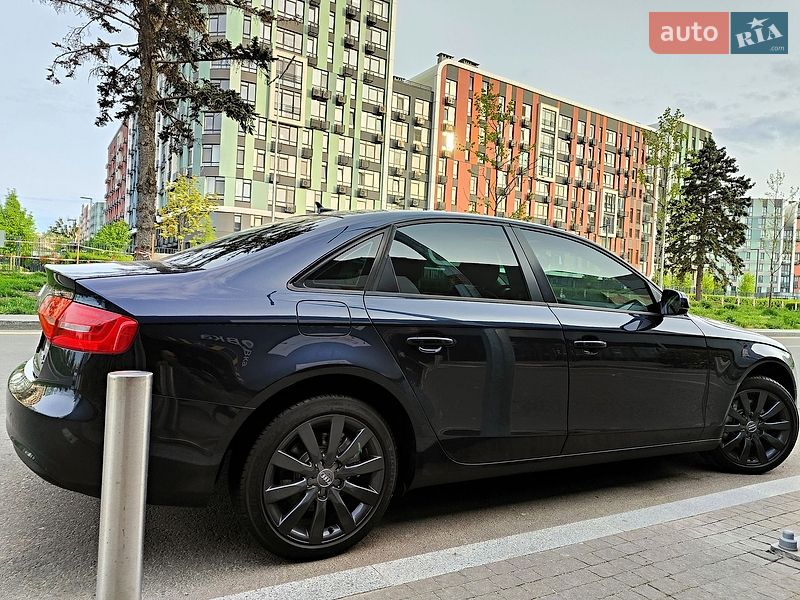 Седан Audi A4 2013 в Киеве
