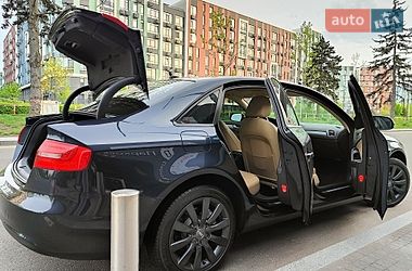 Седан Audi A4 2013 в Киеве