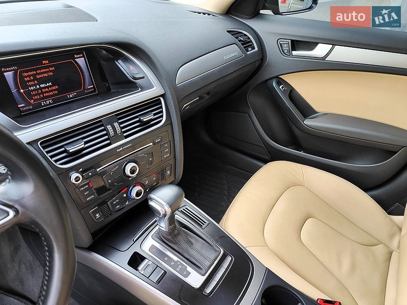 Седан Audi A4 2013 в Киеве