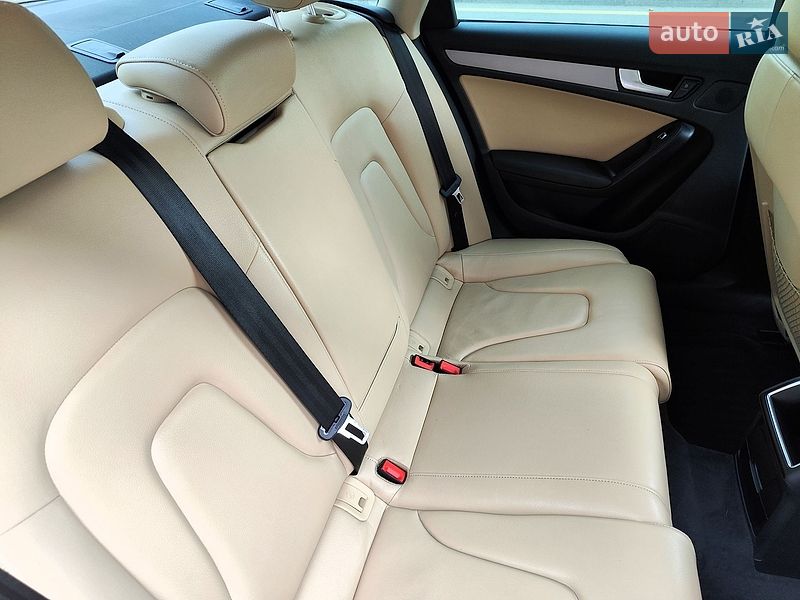 Седан Audi A4 2013 в Киеве