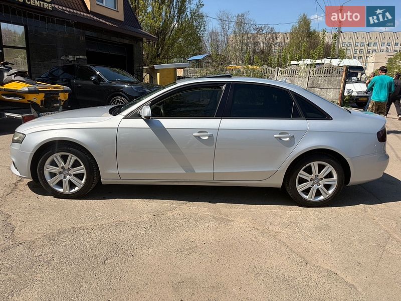 Седан Audi A4 2011 в Сумах
