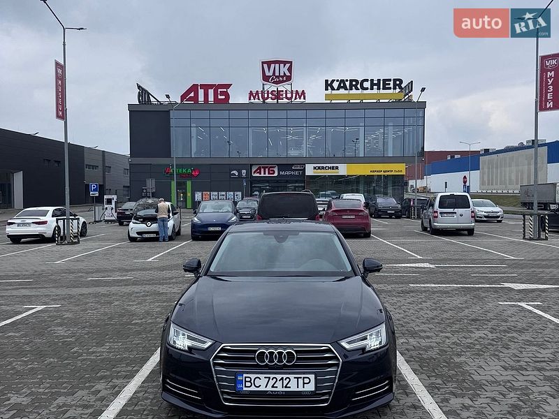Седан Audi A4 2018 в Львове