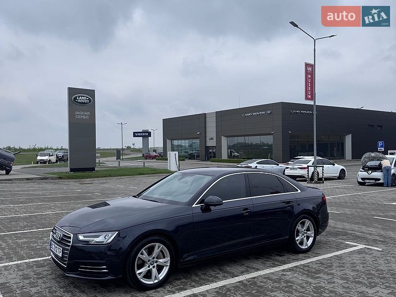 Седан Audi A4 2018 в Львове