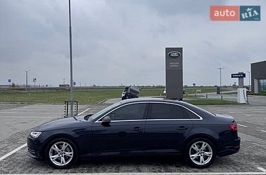 Седан Audi A4 2018 в Львове