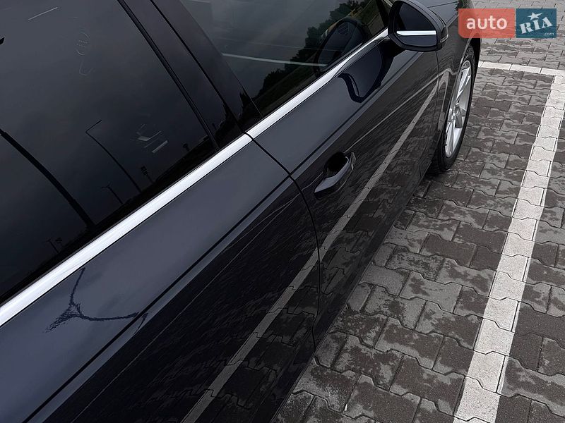 Седан Audi A4 2018 в Львове