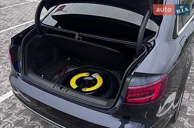 Седан Audi A4 2018 в Львове