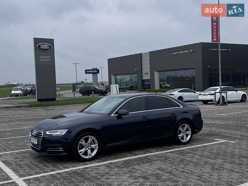 Седан Audi A4 2018 в Львове