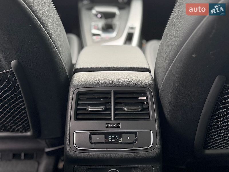 Седан Audi A4 2018 в Львове