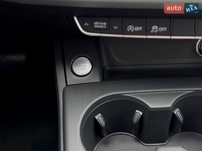 Седан Audi A4 2018 в Львове