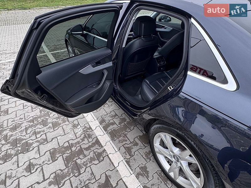 Седан Audi A4 2018 в Львове