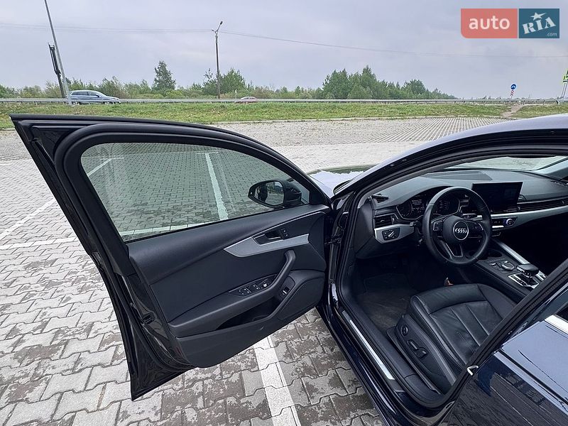 Седан Audi A4 2018 в Львове