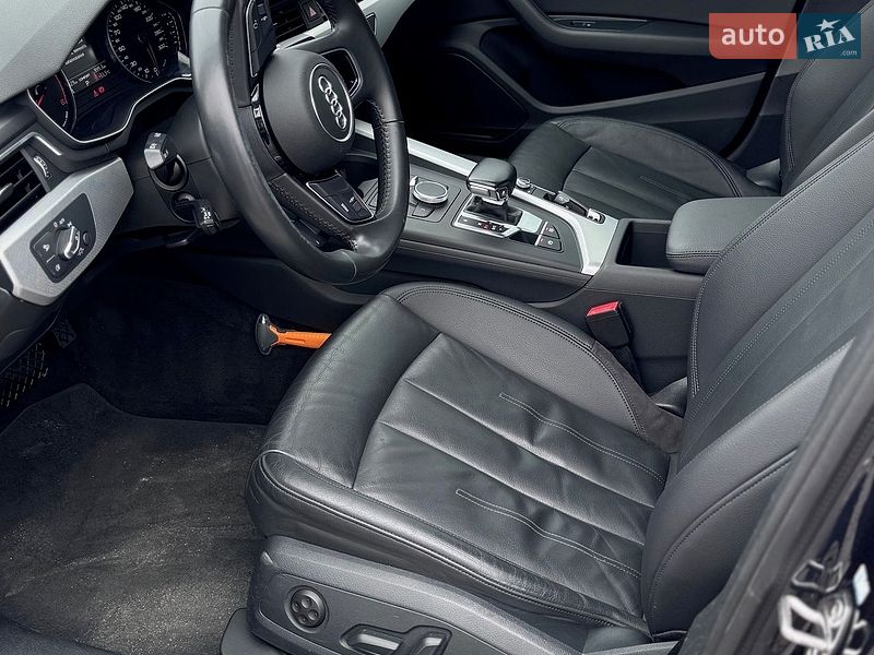 Седан Audi A4 2018 в Львове