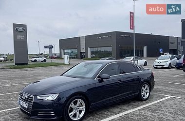 Седан Audi A4 2018 в Львове