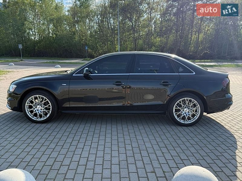 Седан Audi A4 2015 в Львове