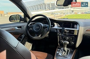 Седан Audi A4 2015 в Львове