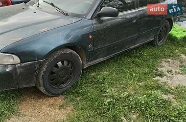 Седан Audi A4 1995 в Косові