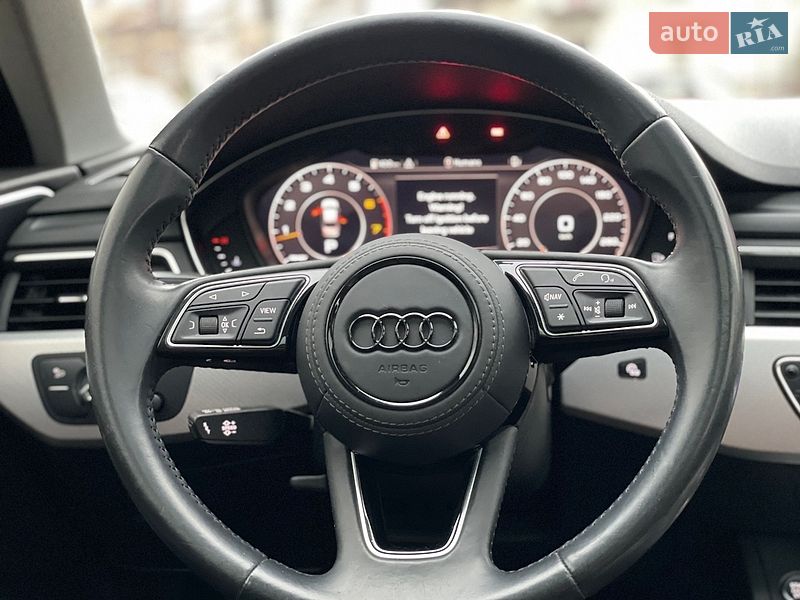 Седан Audi A4 2018 в Львове