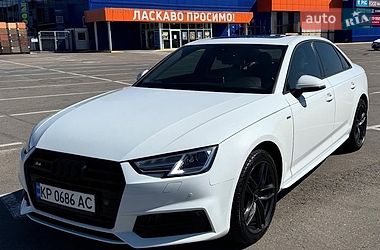 Седан Audi A4 2017 в Львове