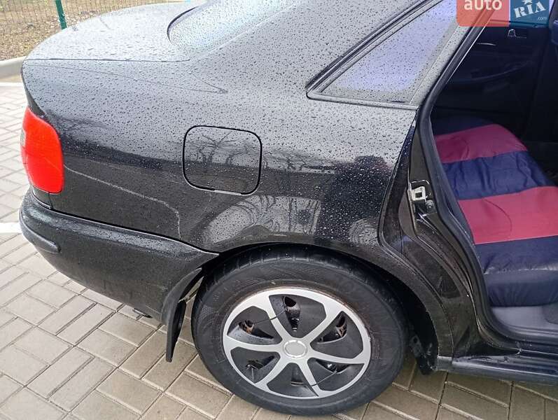 Седан Audi A4 1997 в Голованевске