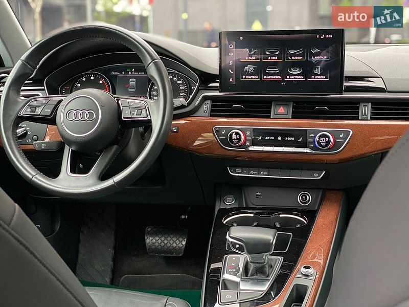 Седан Audi A4 2020 в Киеве