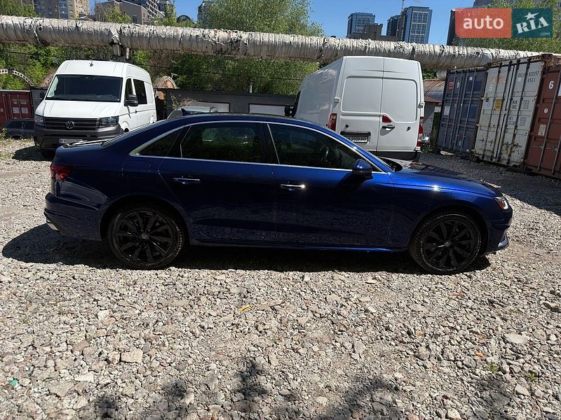Седан Audi A4 2020 в Киеве