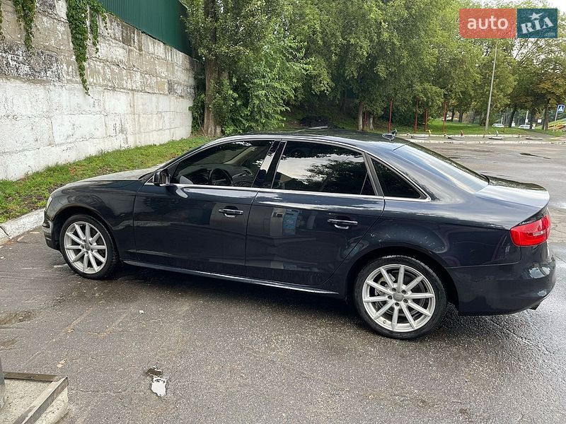 Седан Audi A4 2014 в Киеве