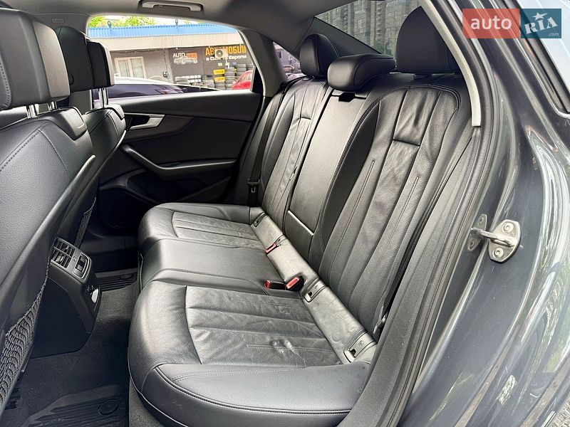 Седан Audi A4 2017 в Харкові