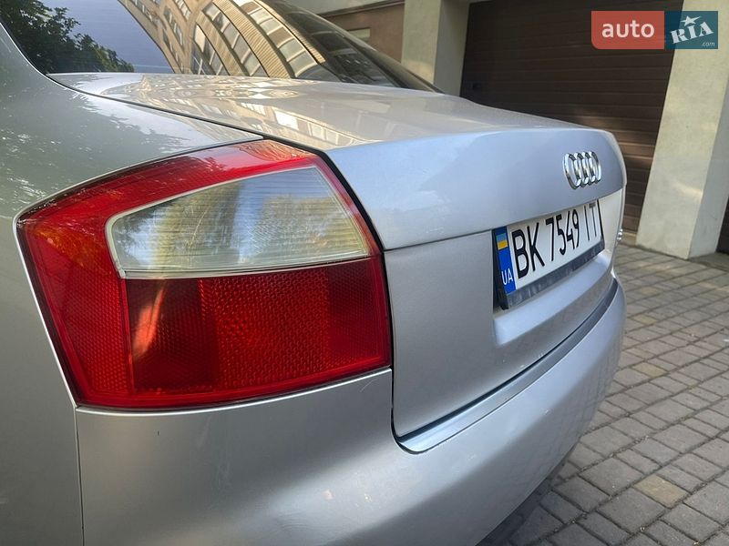Седан Audi A4 2000 в Рівному
