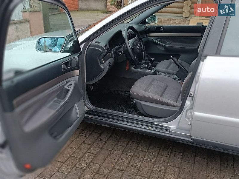 Універсал Audi A4 2001 в Карнаухівці