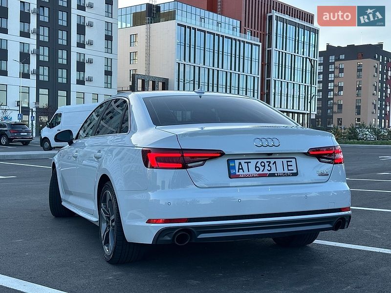 Седан Audi A4 2018 в Ровно
