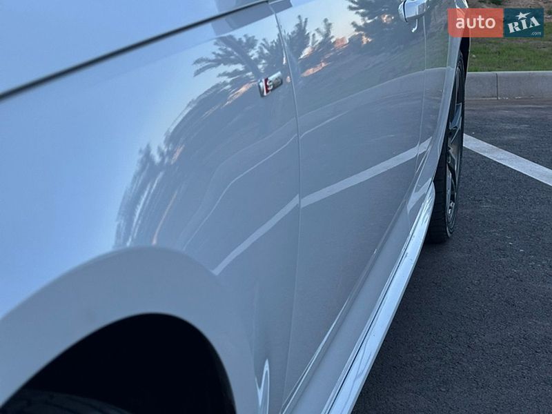 Седан Audi A4 2018 в Ровно