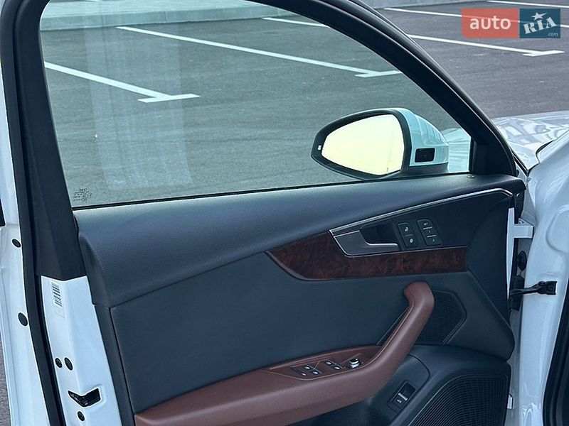Седан Audi A4 2018 в Ровно