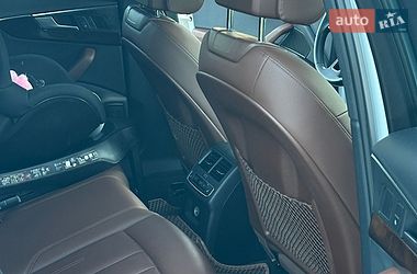 Седан Audi A4 2018 в Ровно
