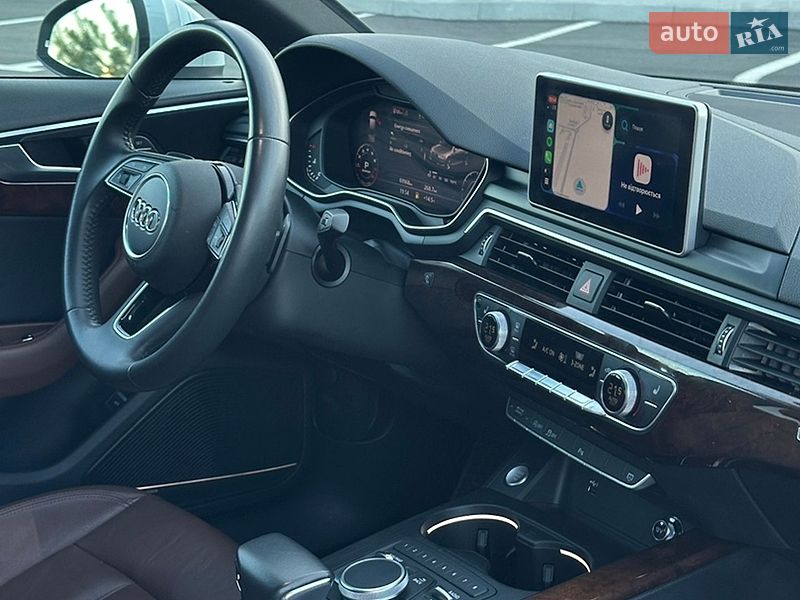 Седан Audi A4 2018 в Ровно