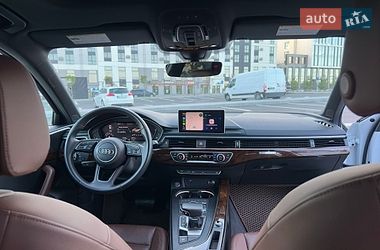 Седан Audi A4 2018 в Ровно