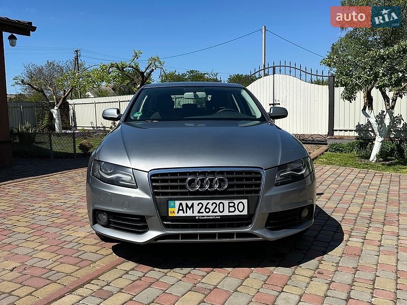 Седан Audi A4 2011 в Киеве