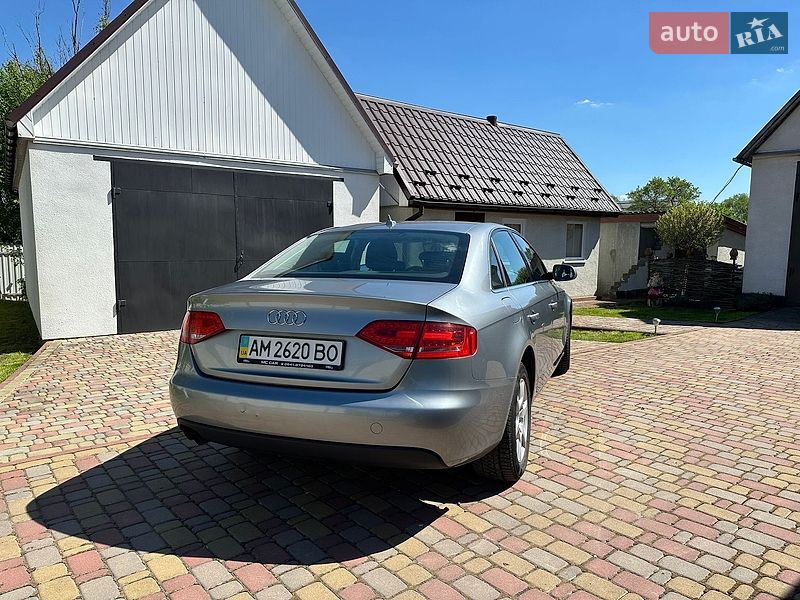 Седан Audi A4 2011 в Киеве