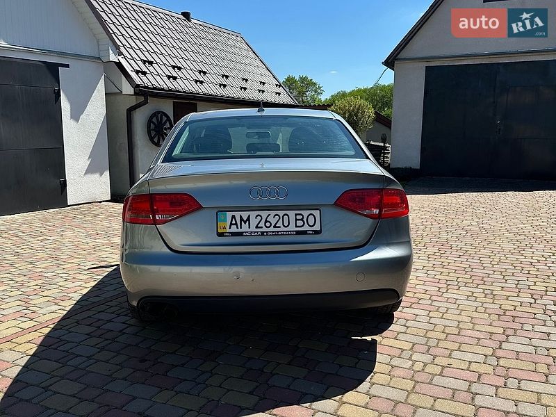 Седан Audi A4 2011 в Киеве