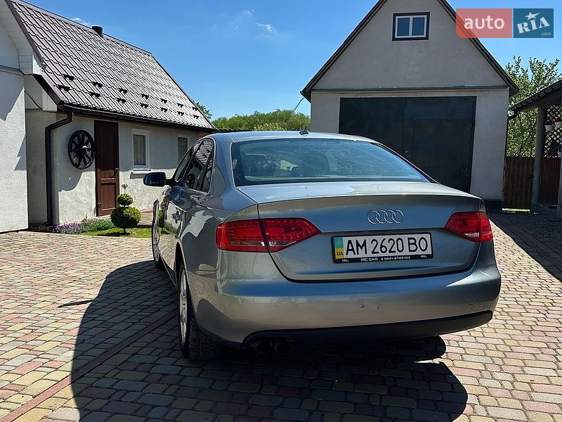 Седан Audi A4 2011 в Киеве