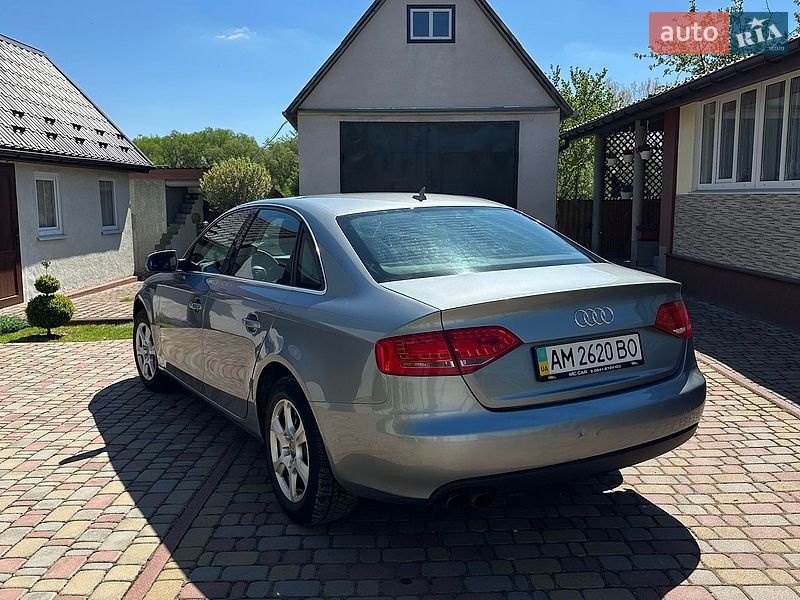 Седан Audi A4 2011 в Киеве