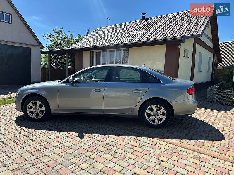Седан Audi A4 2011 в Киеве