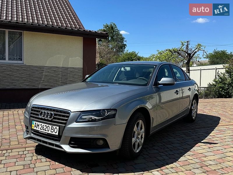 Седан Audi A4 2011 в Киеве
