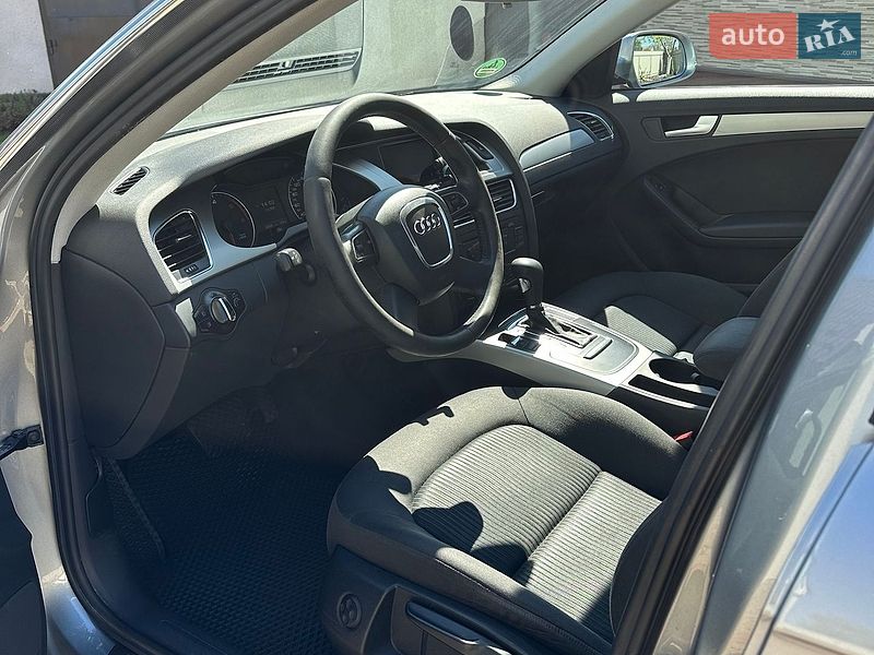 Седан Audi A4 2011 в Киеве