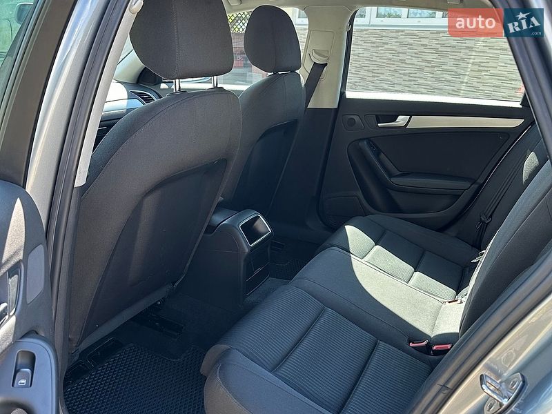 Седан Audi A4 2011 в Киеве