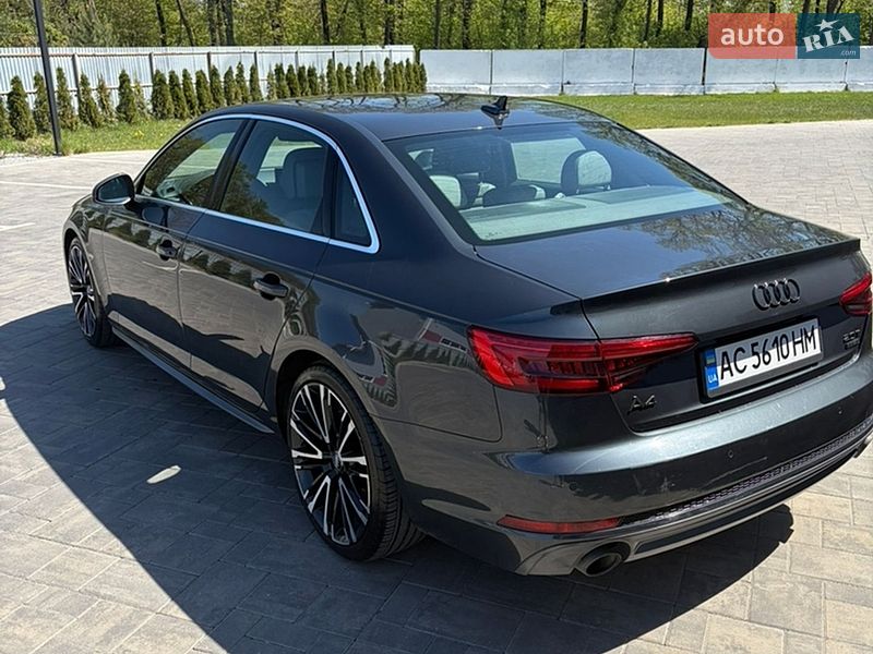 Седан Audi A4 2018 в Луцьку