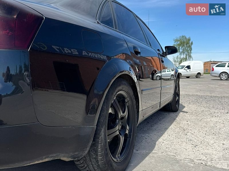Седан Audi A4 2003 в Дубровиці