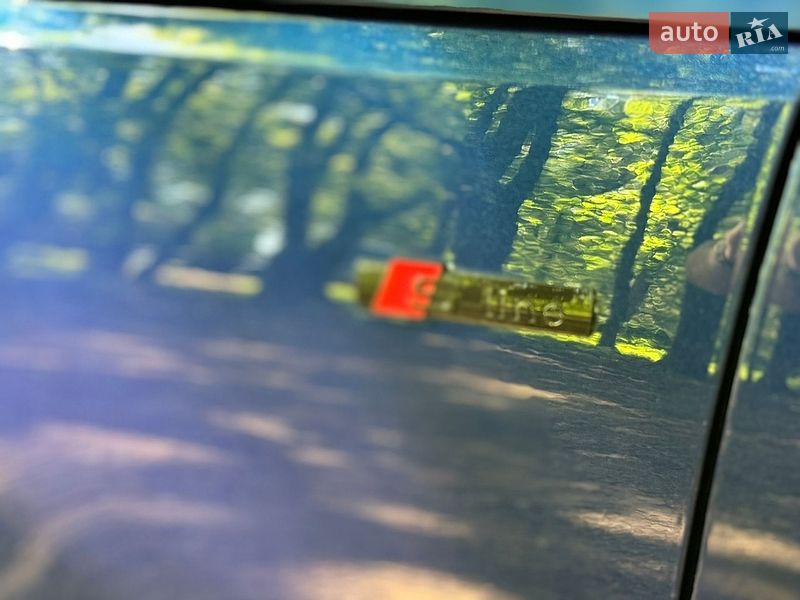 Седан Audi A4 2017 в Хмельницком